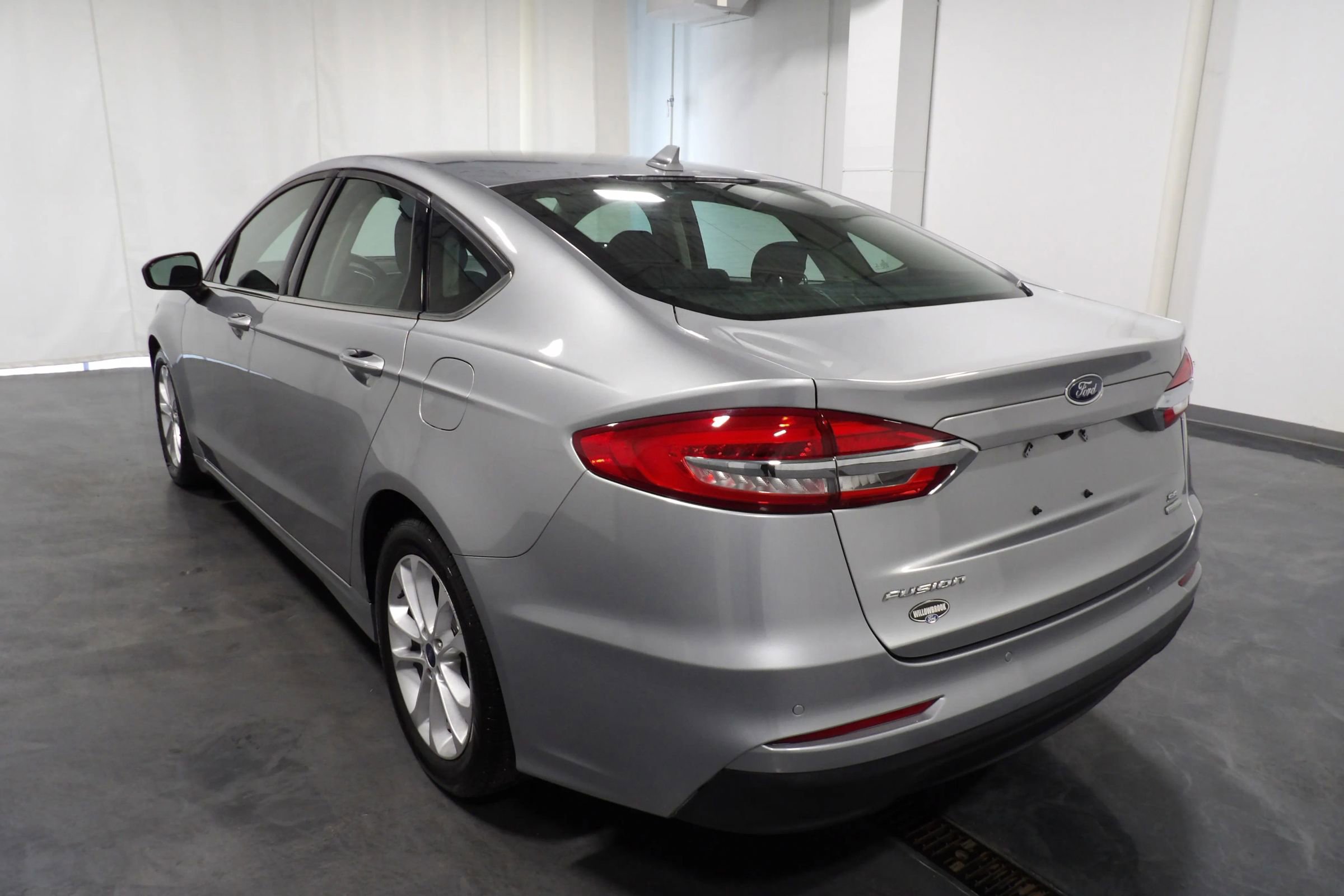 Used 2020 Ford Fusion SE image 6