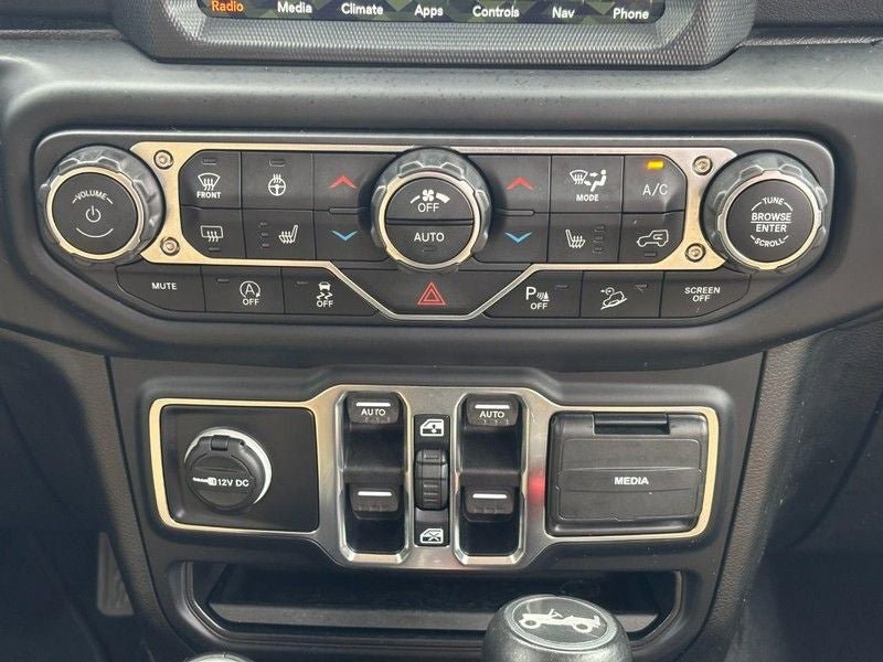 Used 2019 Jeep Wrangler Unlimited Sahara w/ Dual Top Group AWD/4WD image 15