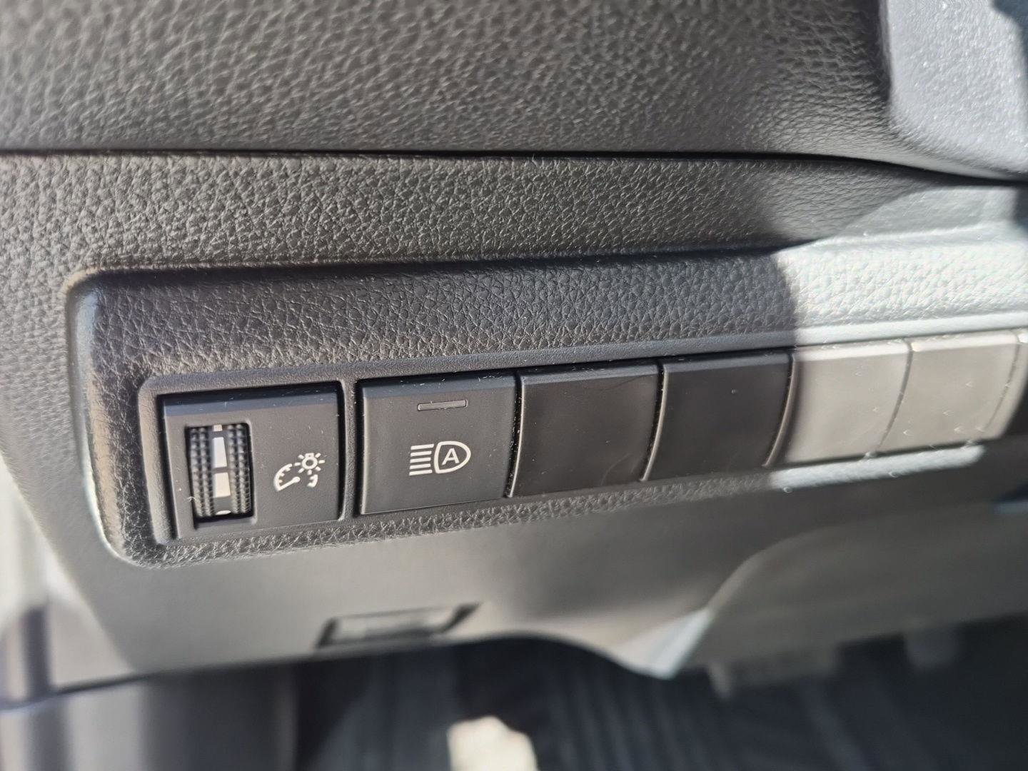 Used 2023 Toyota Corolla SE image 18