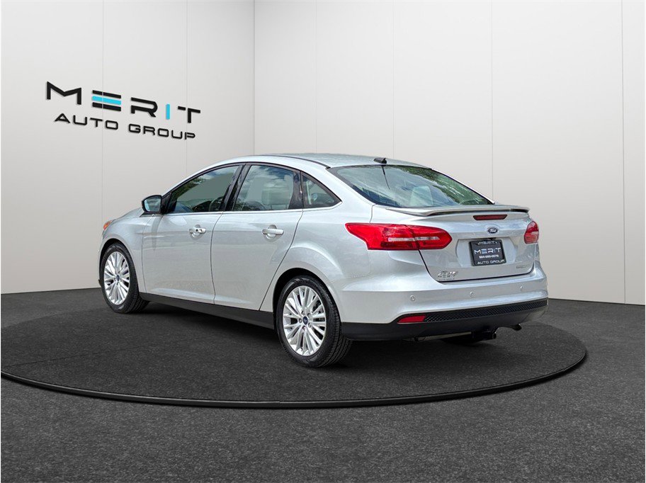 Used 2018 Ford Focus Titanium w/ Titanium Technology Package FWD image 7