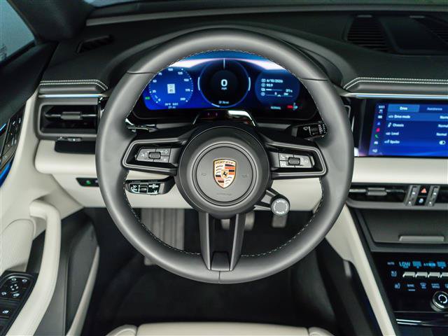 Used 2026 Porsche Macan Electric RWD image 17