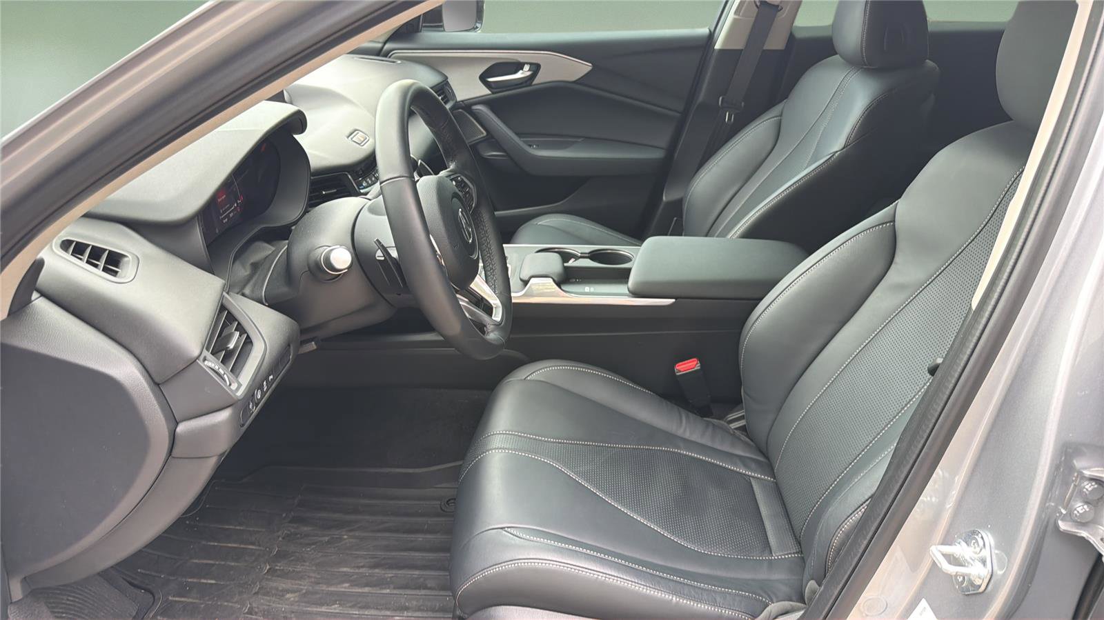 Certified 2025 Acura TLX w/ Technology Package image 12