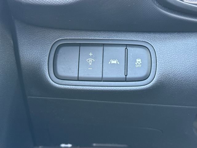 Used 2021 Hyundai Venue SEL w/ Premium Package image 34