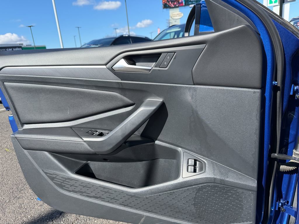 Used 2024 Volkswagen Jetta SE image 13