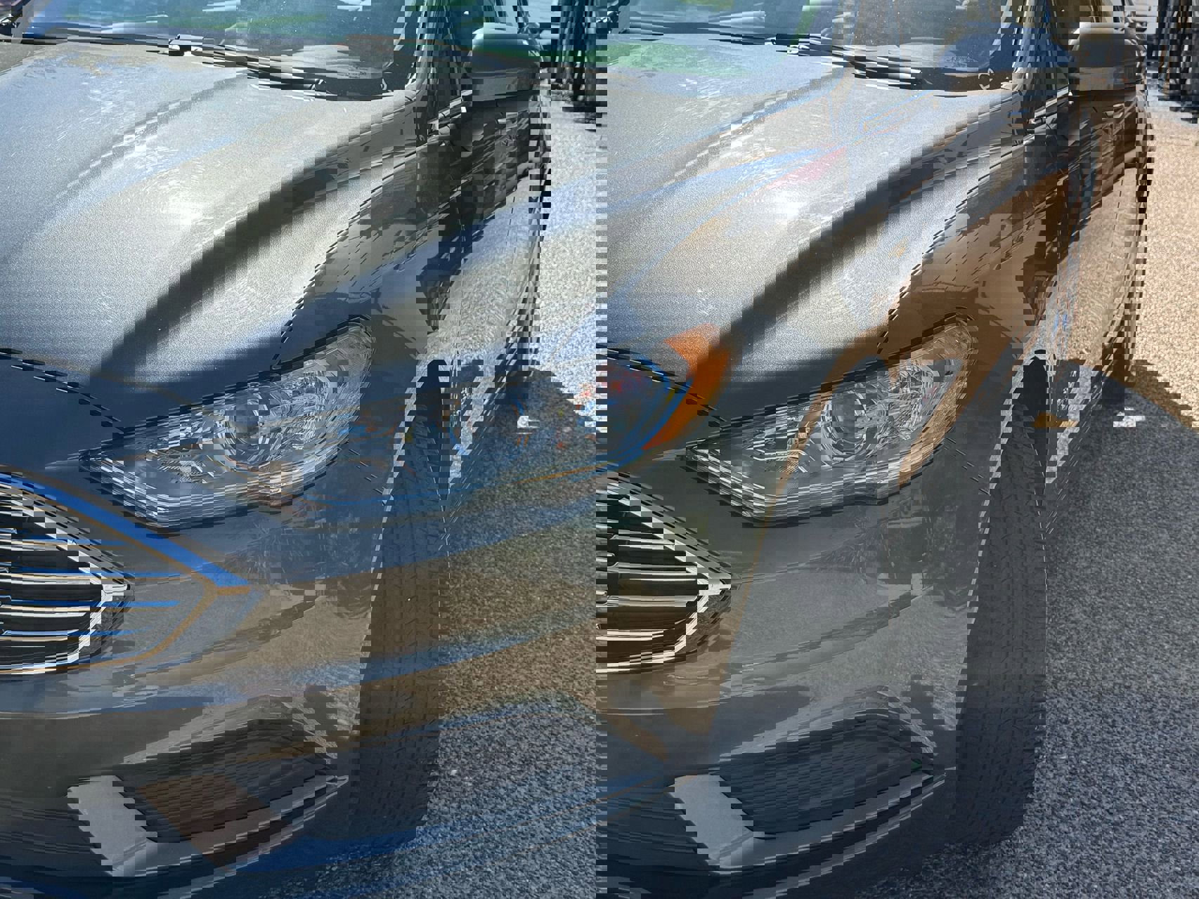 Used 2017 Ford Fusion S image 3