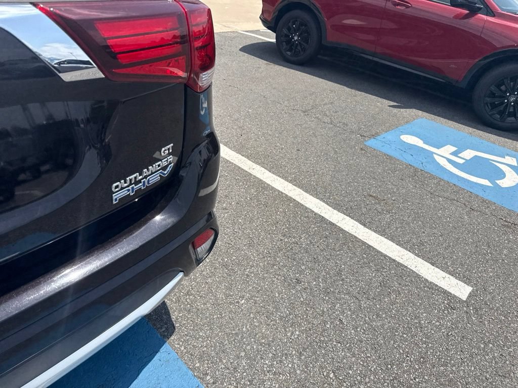 Used 2018 Mitsubishi Outlander GT AWD/4WD image 8