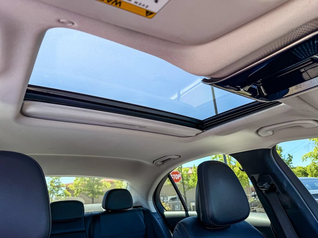 Used 2022 Mercedes-Benz C 300 Sedan image 17