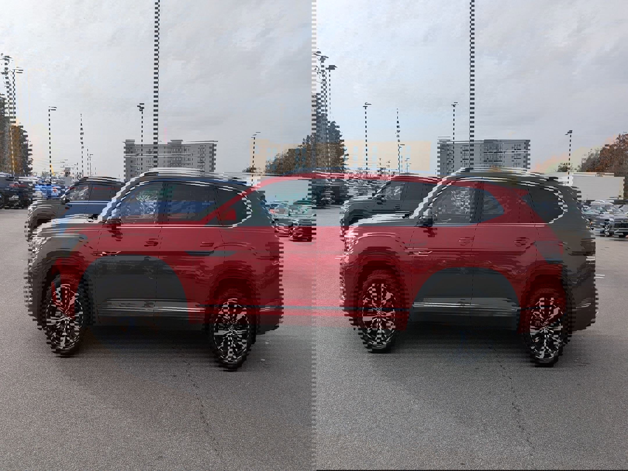 Used 2024 Volkswagen Atlas SEL Premium R-Line image 6