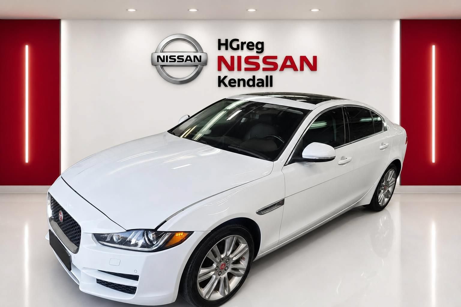 Used 2019 Jaguar XE Prestige AWD/4WD image 3