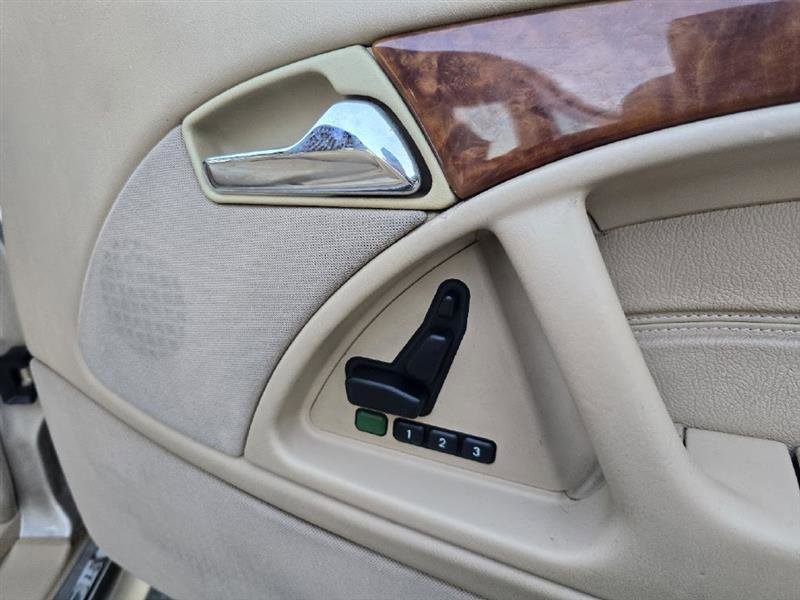 Used 2001 Mercedes-Benz SL 500 image 46