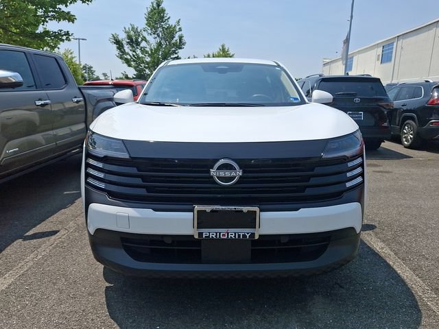 Used 2025 Nissan Kicks SV FWD image 2