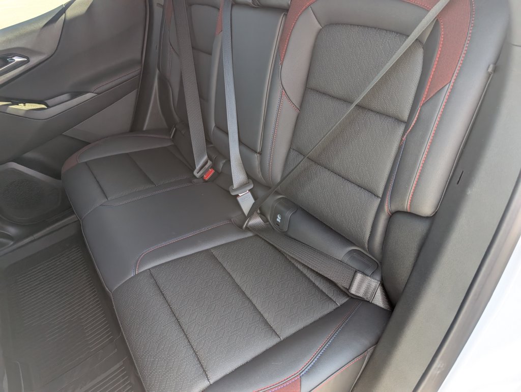 New 2026 Chevrolet Equinox RS w/ Convenience Package III AWD/4WD image 13