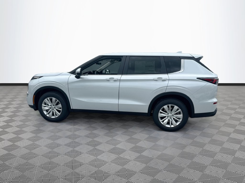 New 2026 Mitsubishi Outlander ES FWD image 8