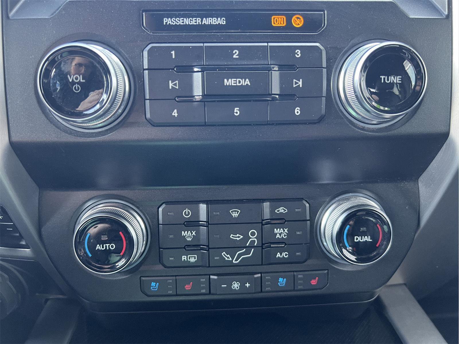 Used 2021 Ford F250 Platinum w/ FX4 Off-Road Package image 30