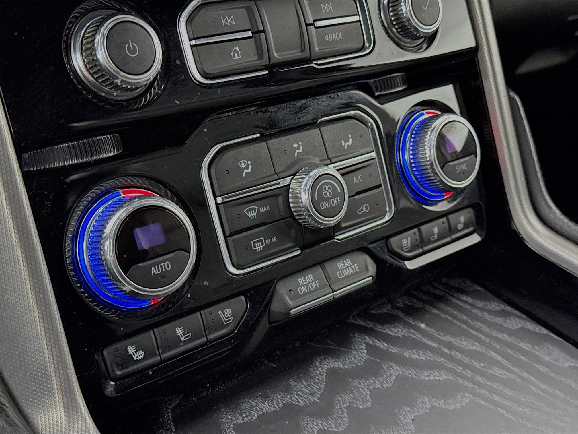 Used 2021 GMC Yukon Denali w/ Denali Ultimate Package image 15