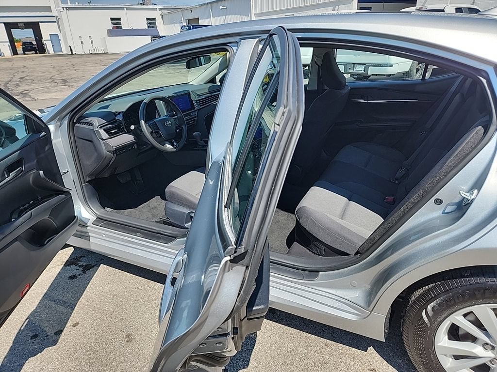Used 2026 Toyota Camry LE FWD image 8