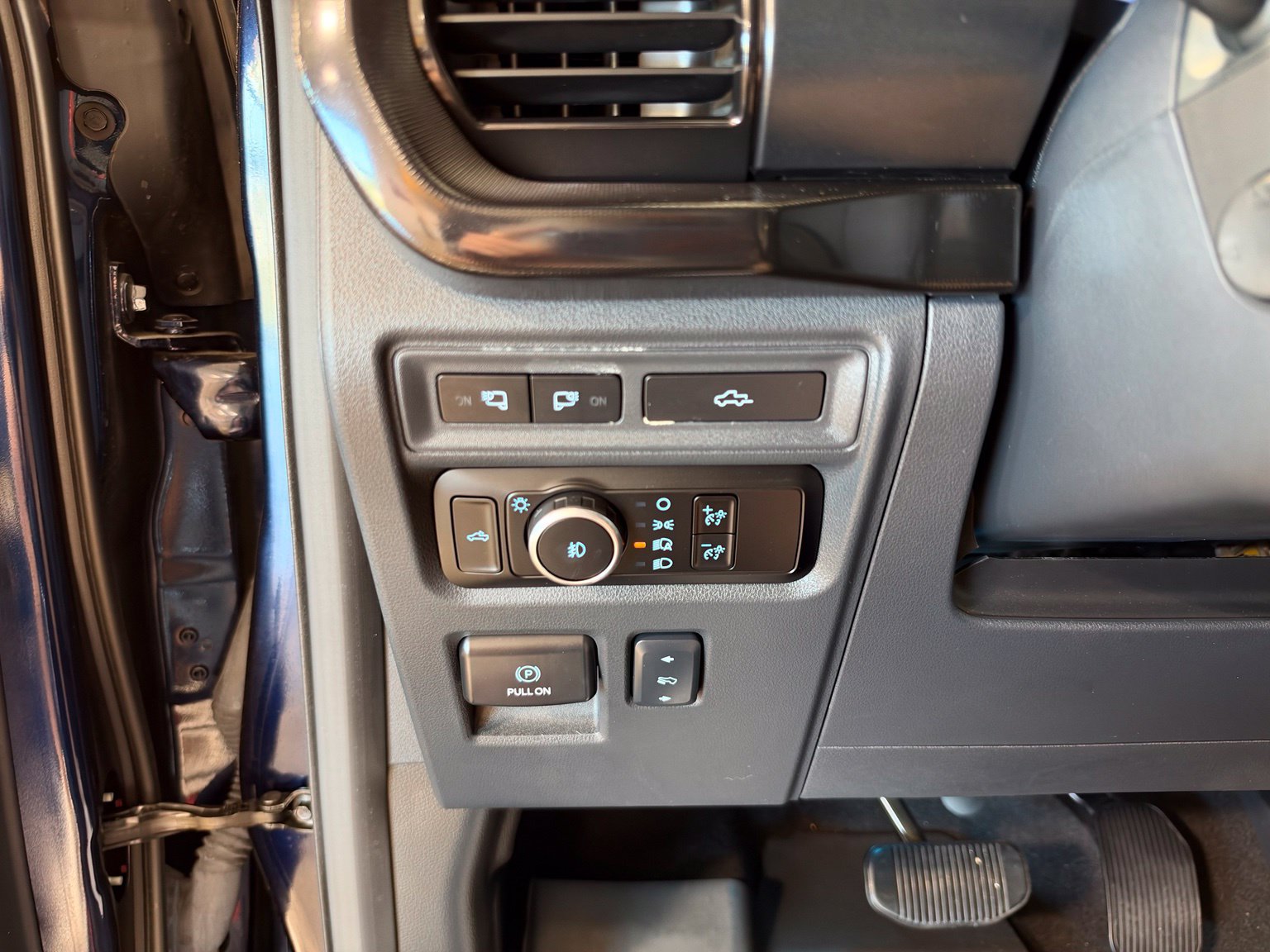 Used 2024 Ford F150 Raptor w/ Equipment Group 803A Raptor R AWD/4WD image 24