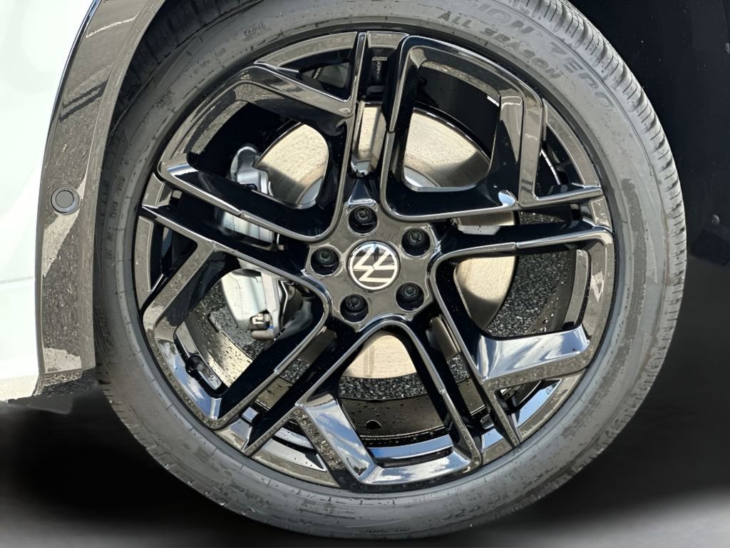 New 2026 Volkswagen Tiguan SE R-Line image 10