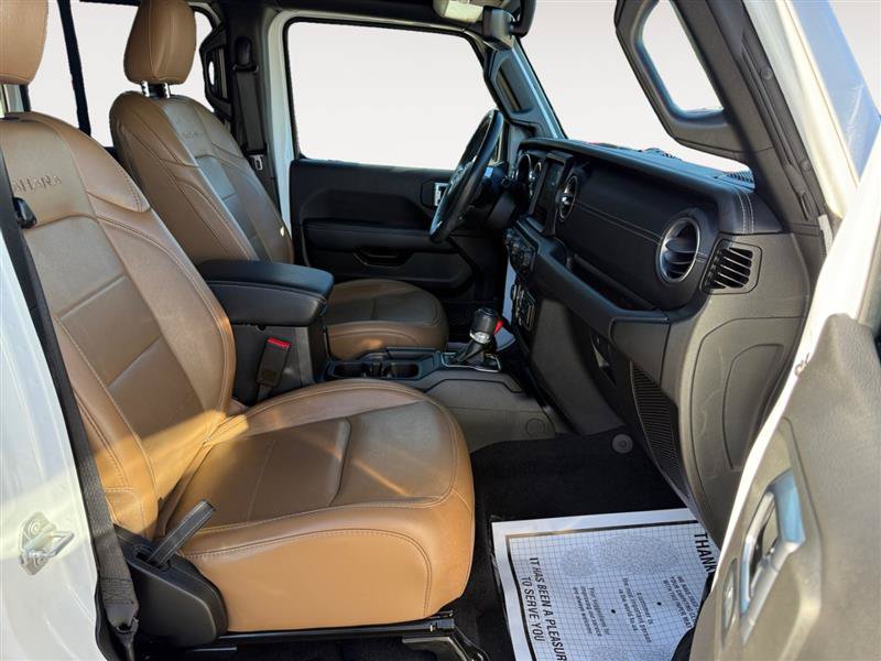 Used 2023 Jeep Wrangler Unlimited Sahara w/ Cold Weather Group AWD/4WD image 18