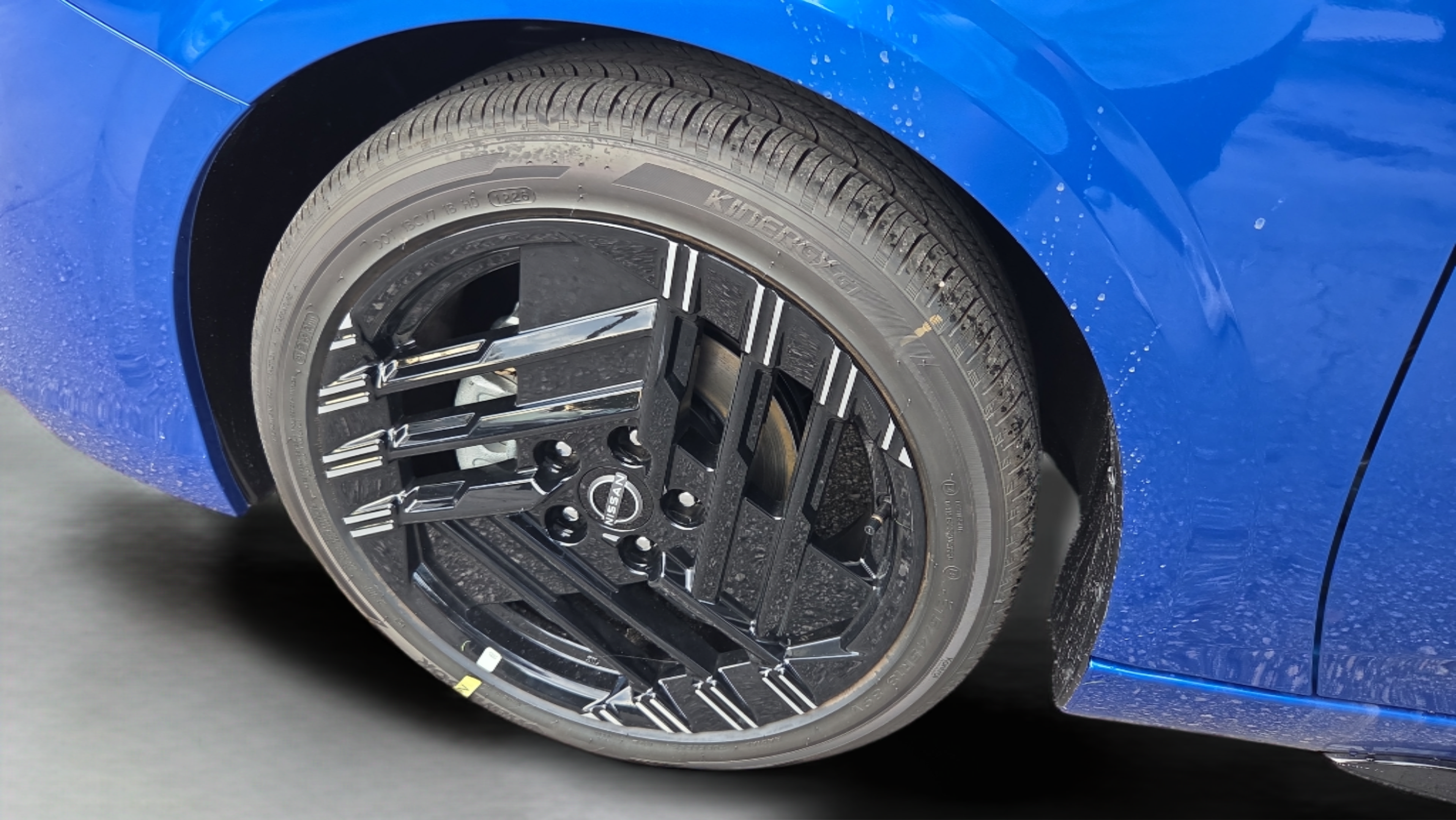 New 2027 Nissan Sentra SR w/ Floor Mat Package FWD image 30
