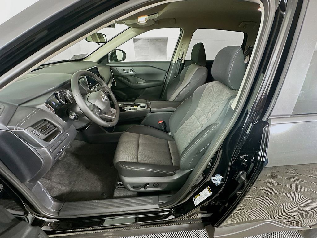 New 2026 Nissan Rogue SV w/ Cold Weather Package AWD/4WD image 28