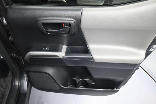 Used 2019 Toyota Tacoma SR5 AWD/4WD image 15