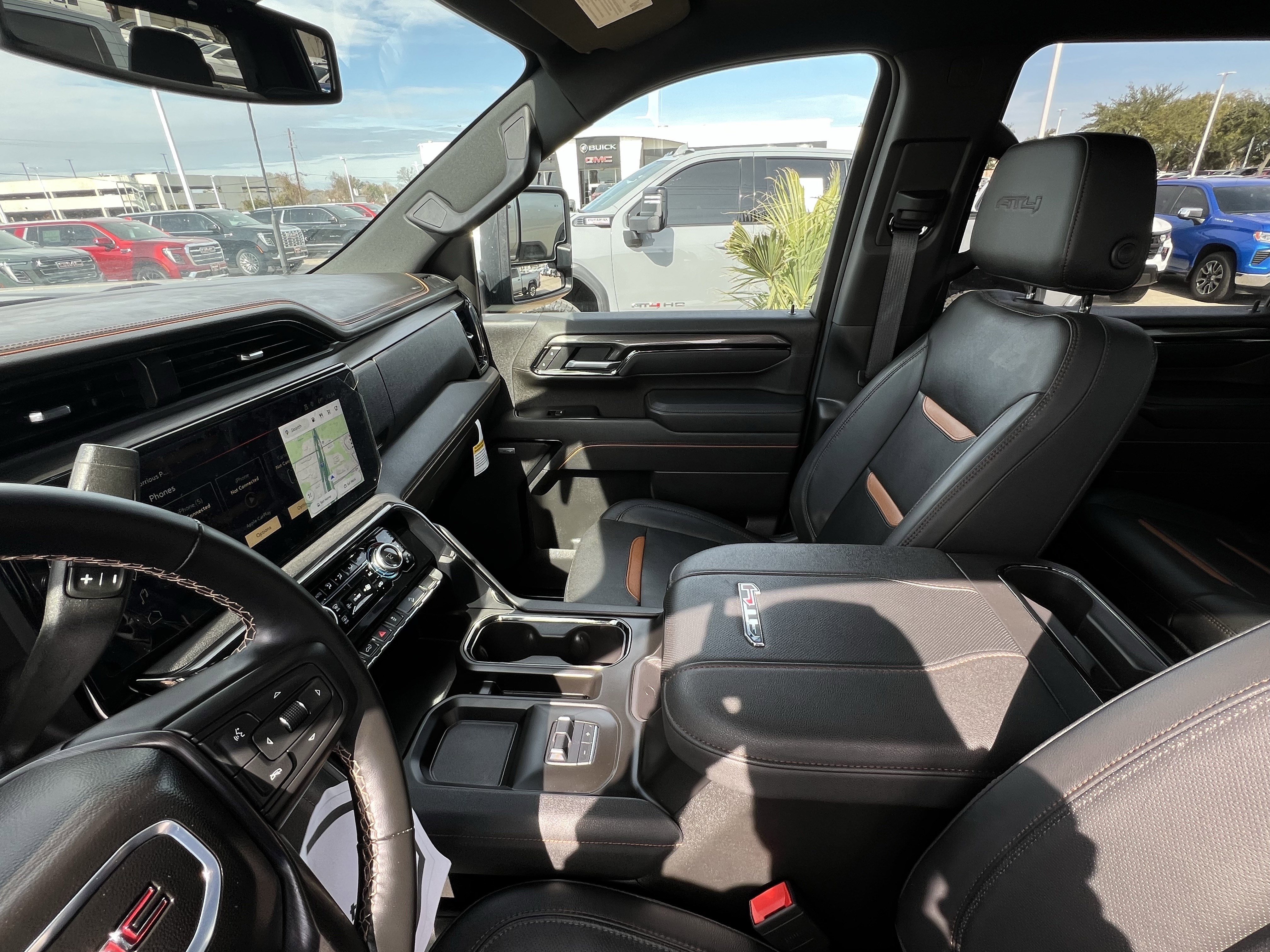 Used 2025 GMC Sierra 2500 AT4 image 24