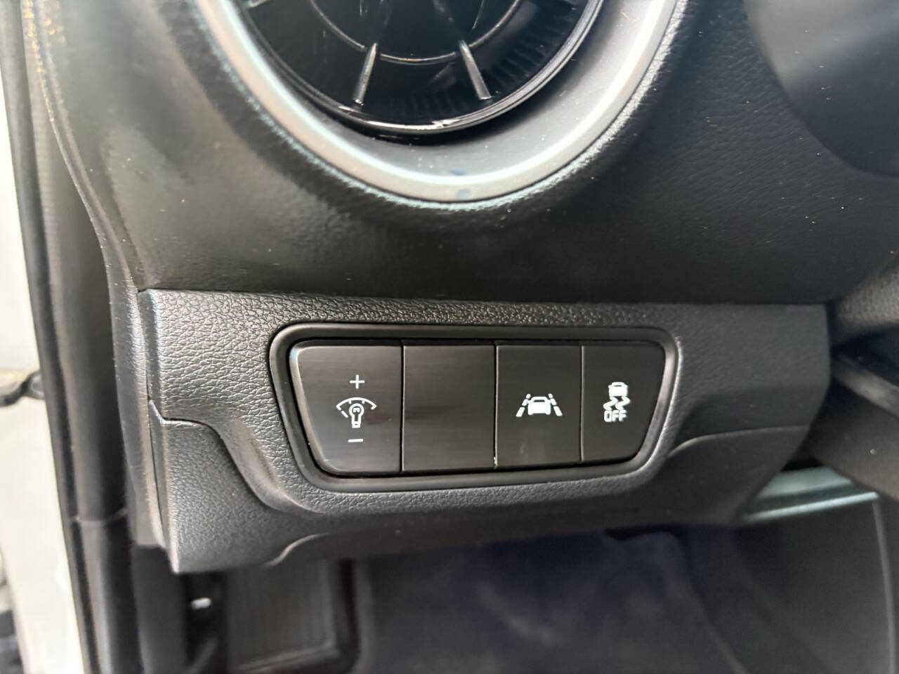 Used 2021 Kia Forte LXS image 32