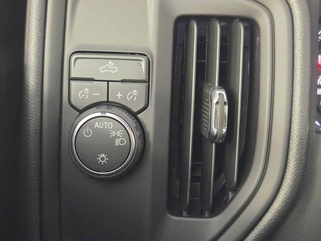 New 2026 Chevrolet Silverado 1500 Custom w/ LPO, Dark Essentials Package RWD image 23