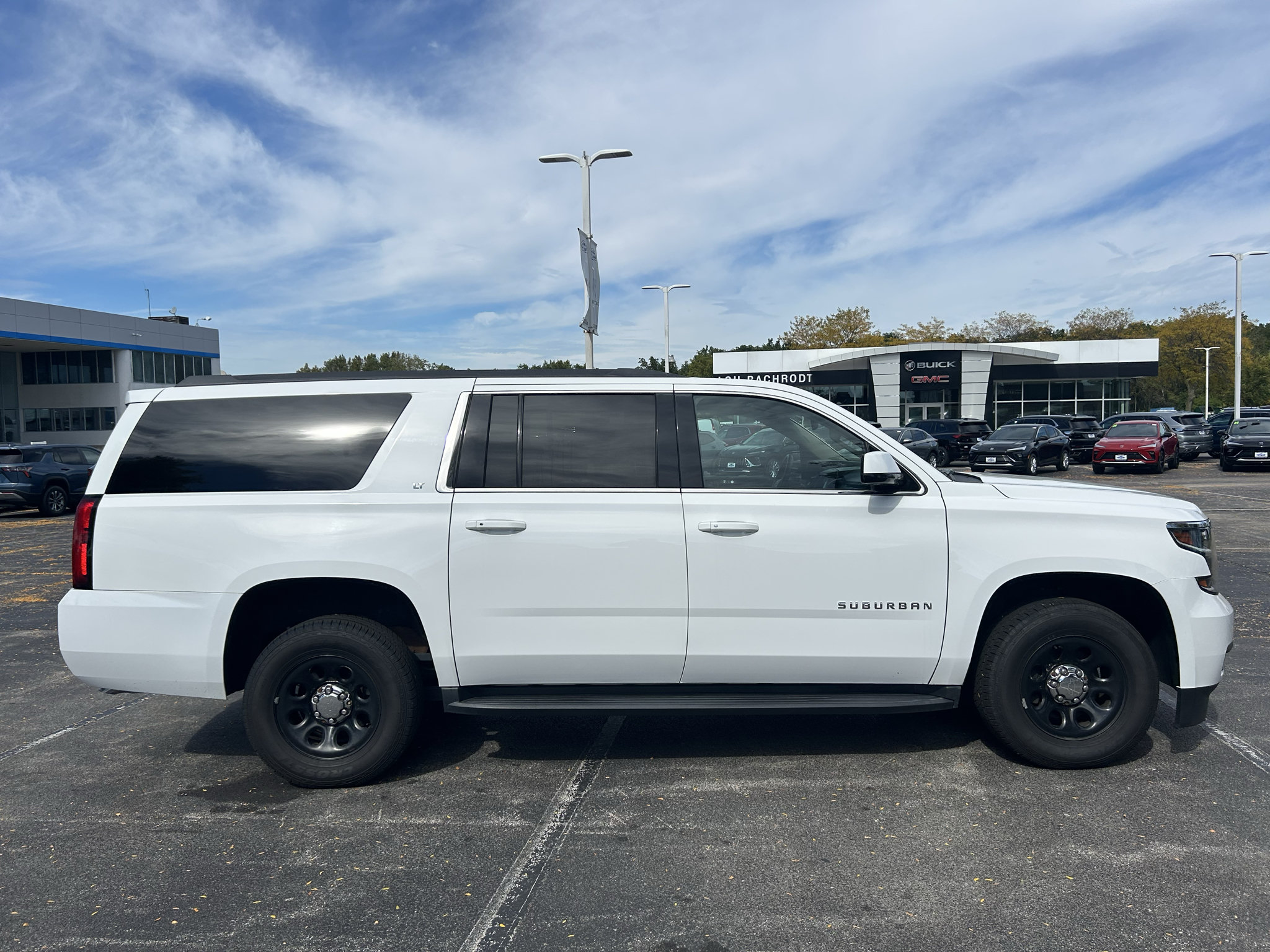 Used 2019 Chevrolet Suburban LT RWD image 8