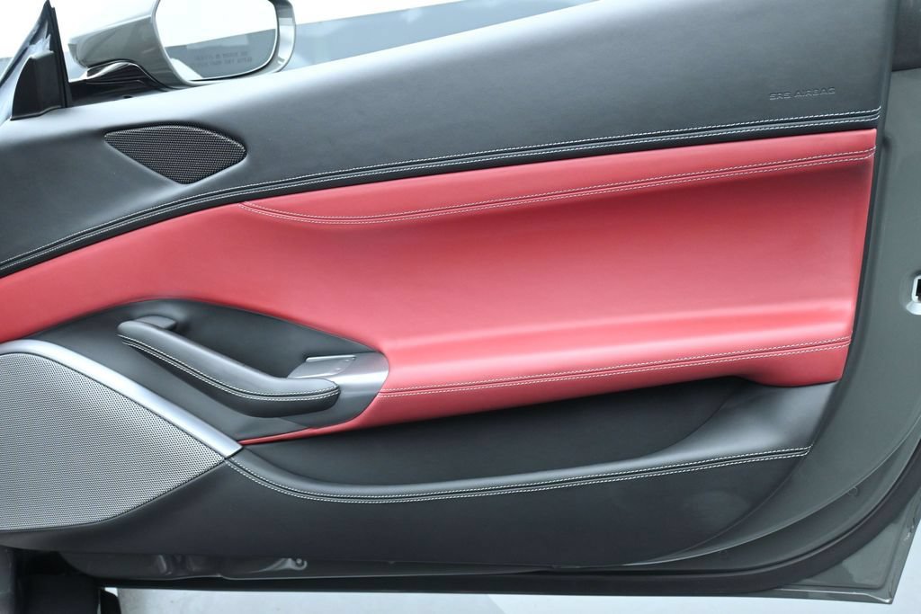 Used 2020 Ferrari Portofino RWD image 31
