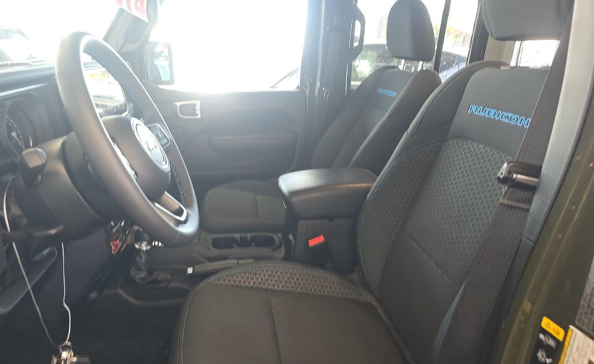Used 2024 Jeep Wrangler Unlimited Rubicon 4xe w/ Safety Group AWD/4WD image 7