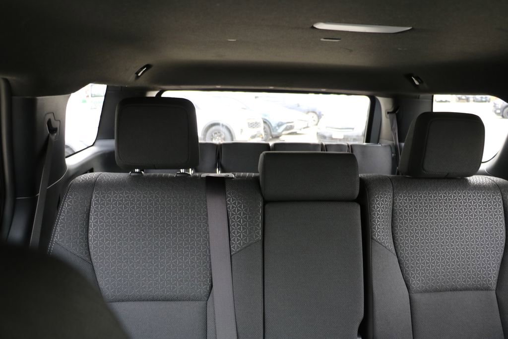 Used 2025 Toyota 4Runner SR5 AWD/4WD image 29