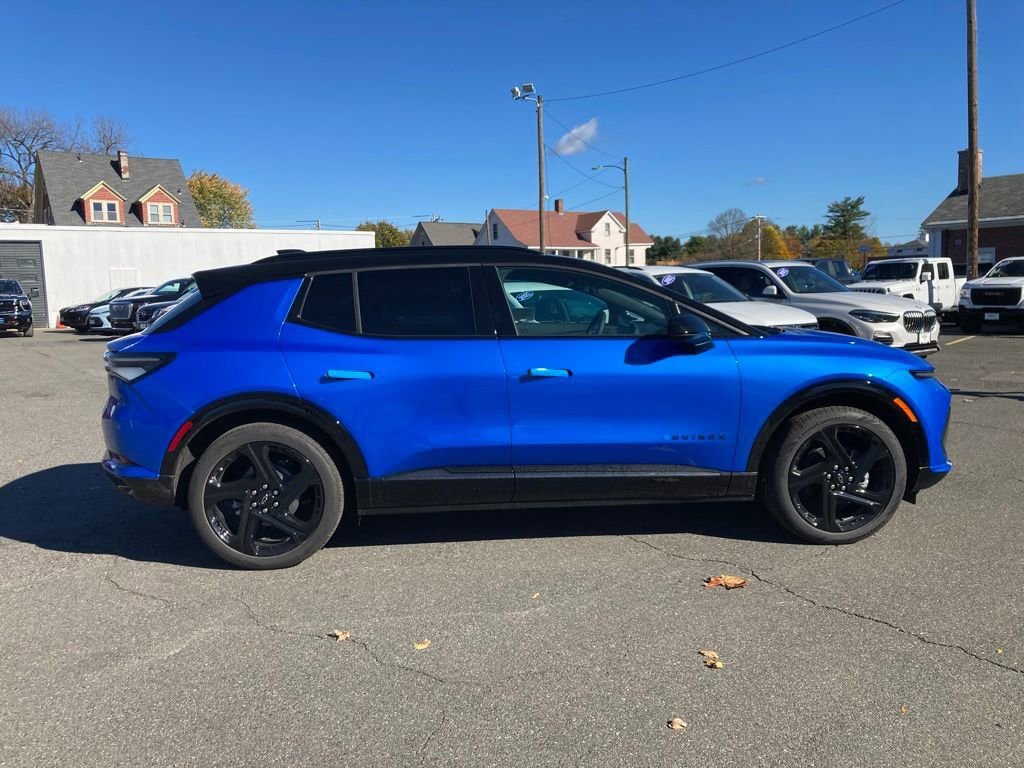 New 2026 Chevrolet Equinox EV RS FWD image 25