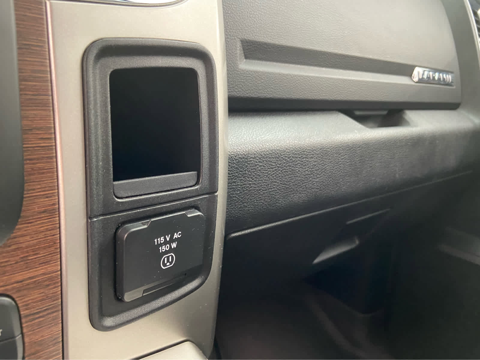 Used 2018 RAM 1500 Laramie w/ Convenience Group image 31