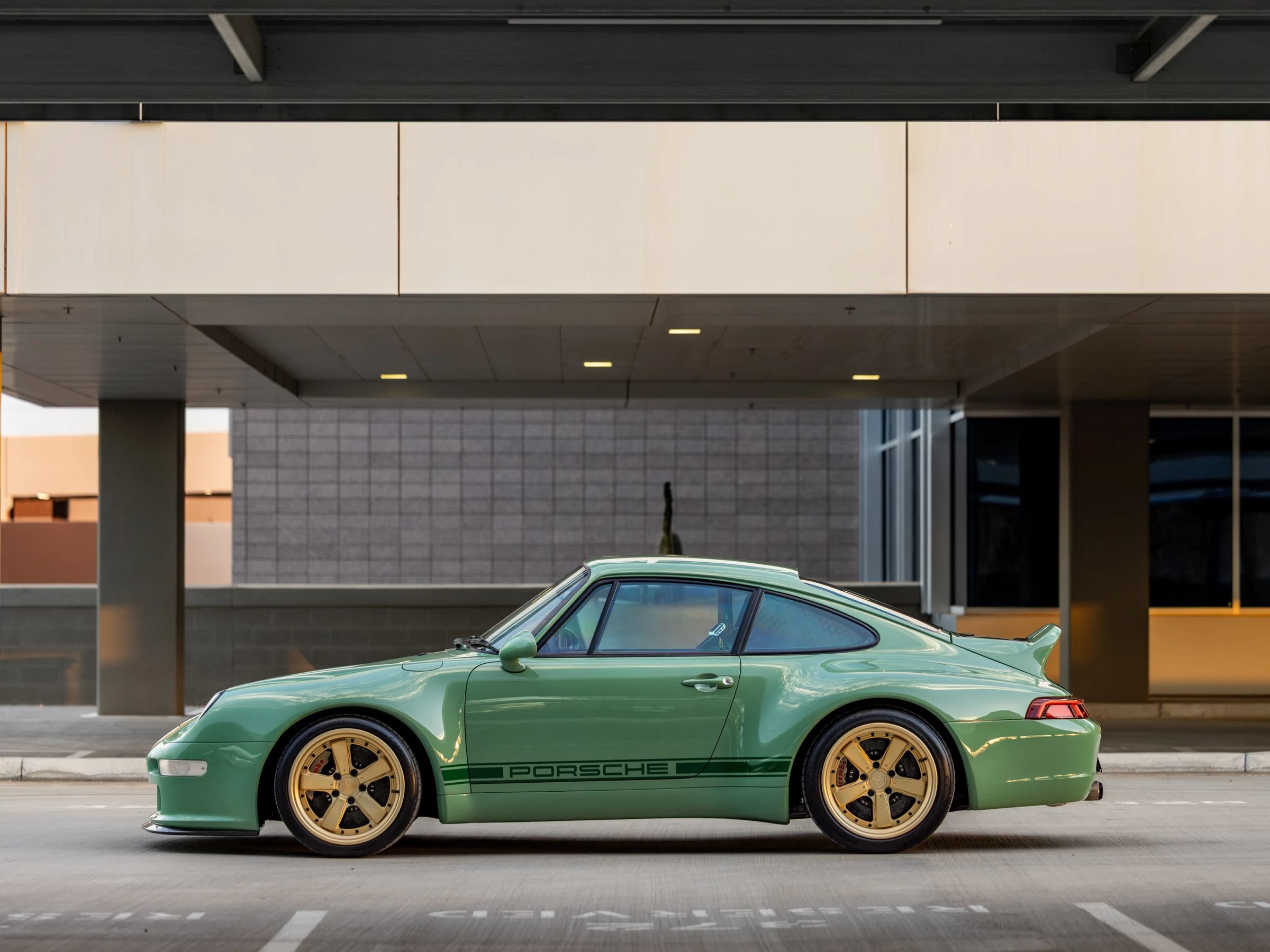 Used 1995 Porsche 911 Coupe image 5