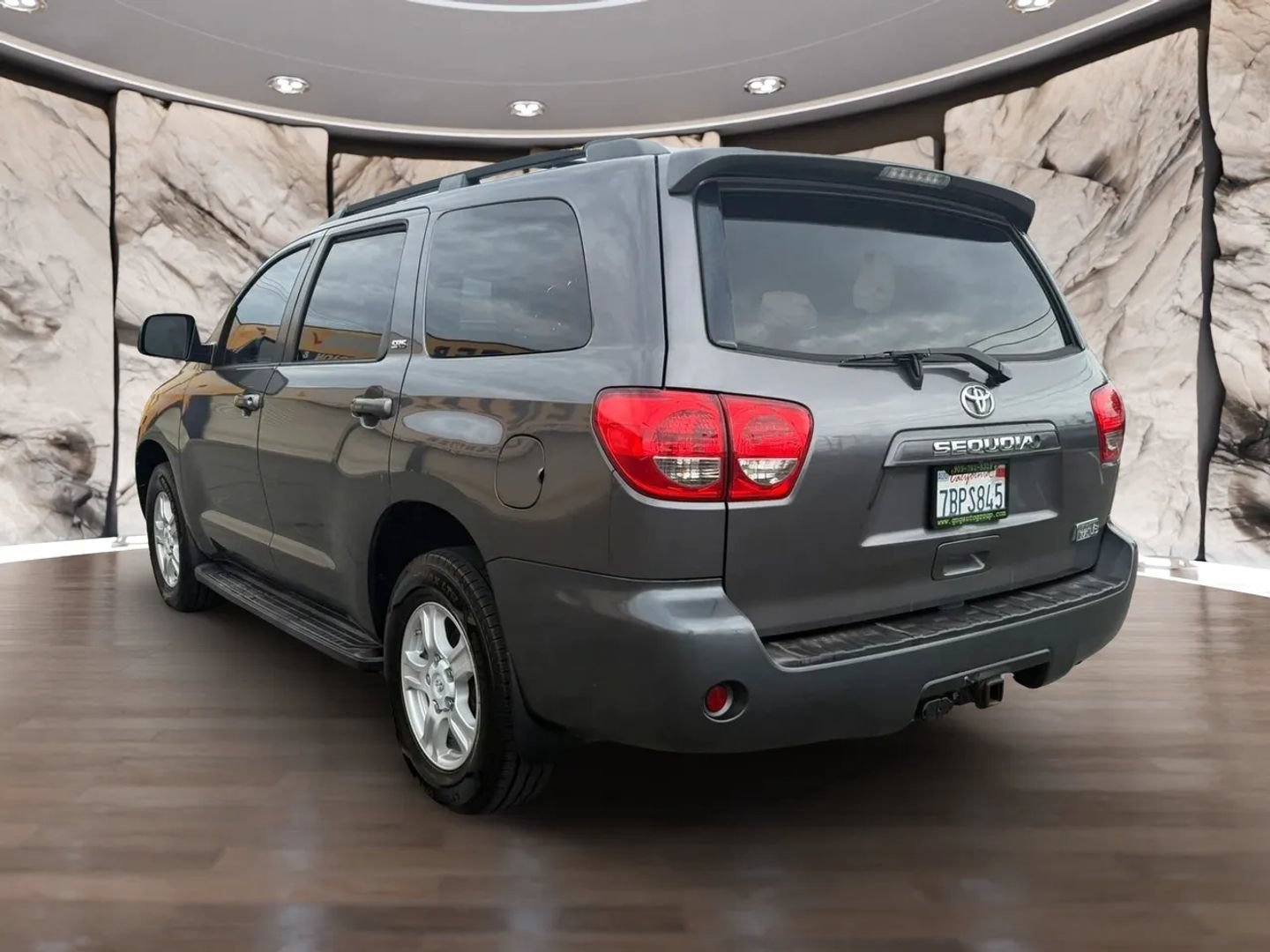 Used 2013 Toyota Sequoia SR5 RWD image 8
