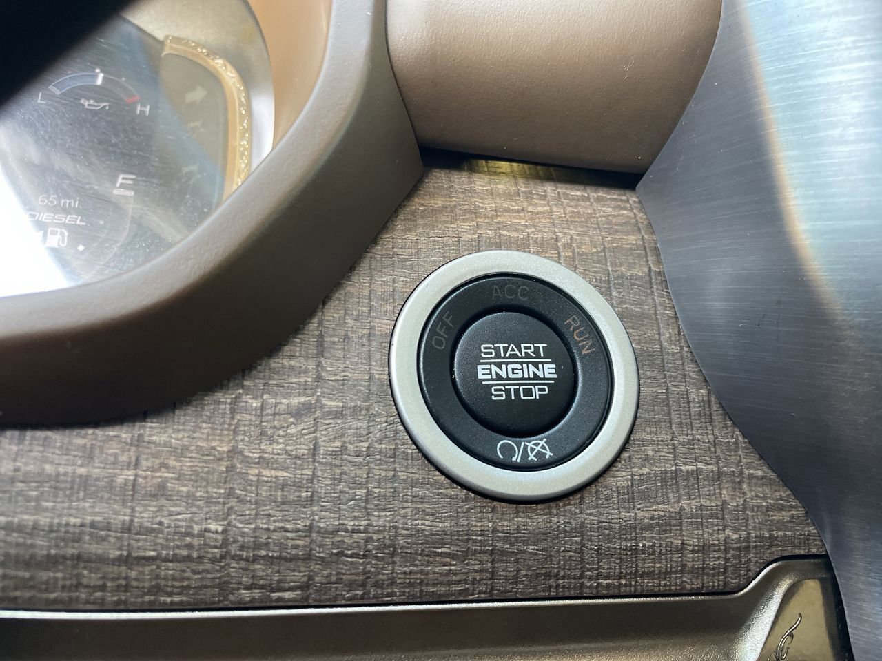 Used 2023 RAM 3500 Limited image 32