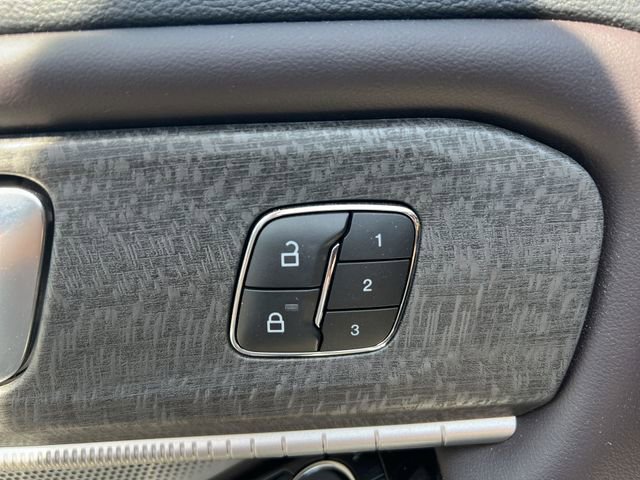 Used 2025 Ford Explorer Platinum w/ Ultimate Package AWD/4WD image 31