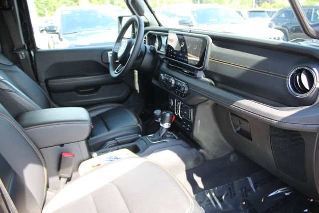 Used 2024 Jeep Gladiator Sport w/ Premium Package AWD/4WD image 35