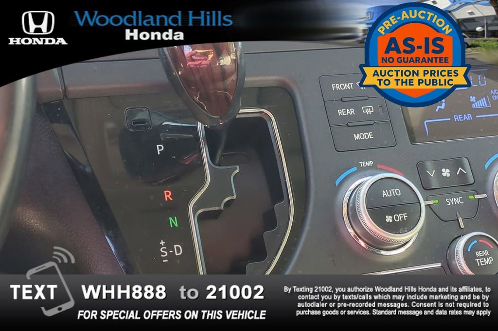 Used 2015 Toyota Sienna Limited image 18