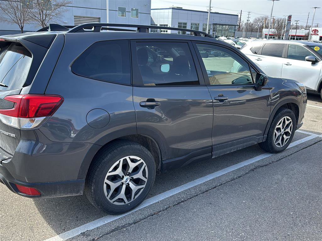 Used 2024 Subaru Forester Premium image 12