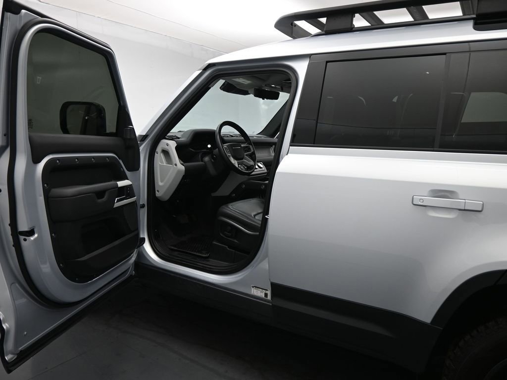 Used 2024 Land Rover Defender 110 S image 7