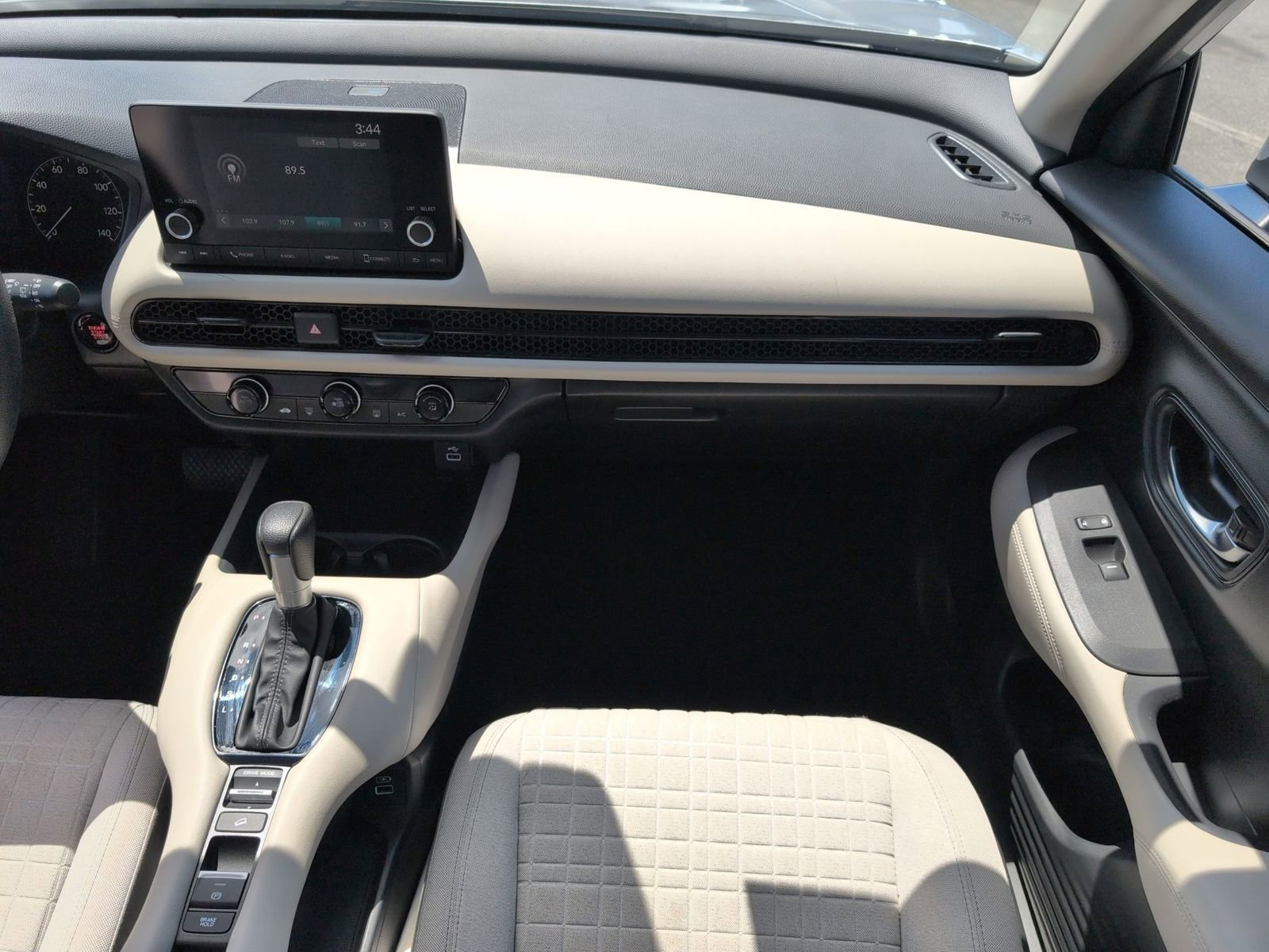 Used 2023 Honda HR-V LX image 32