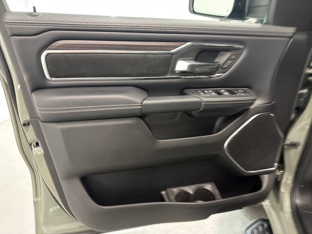 New 2026 RAM 1500 Laramie AWD/4WD image 11