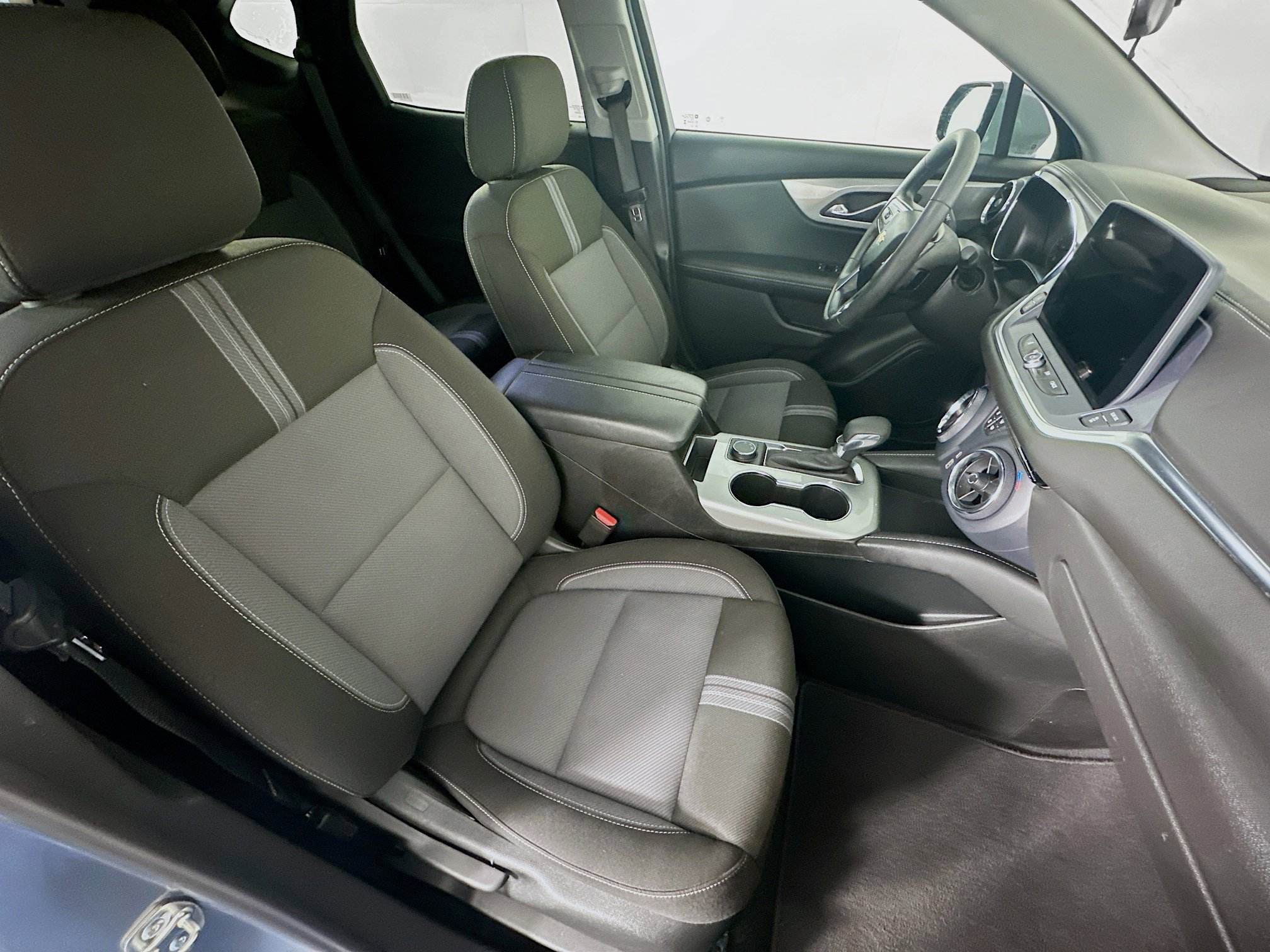 Used 2025 Chevrolet Blazer LT FWD image 30