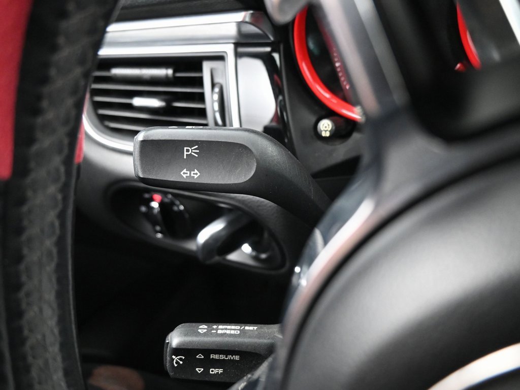 Used 2015 Porsche Macan S image 18