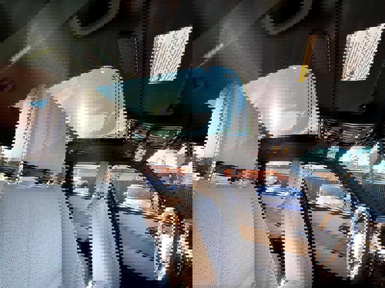 Used 2022 Land Rover Range Rover Velar R-Dynamic HSE image 23