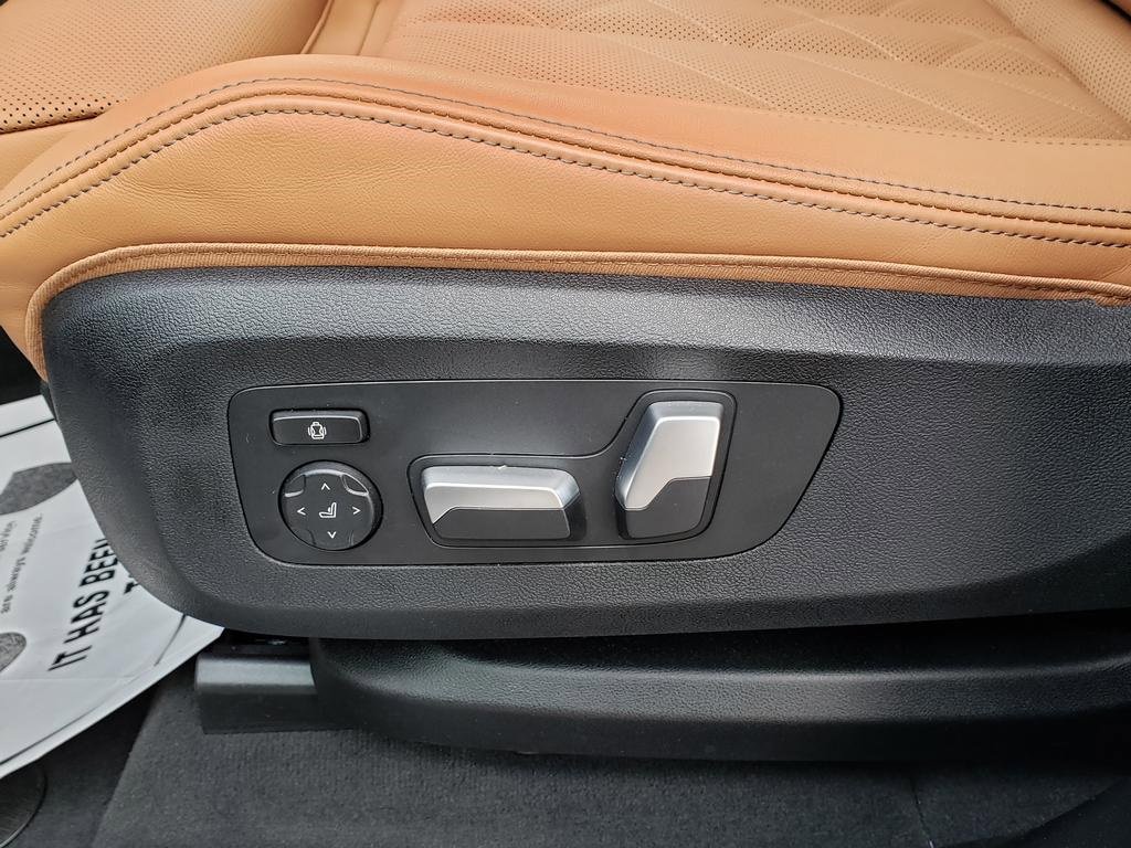 Used 2025 BMW X5 xDrive50e w/ M Sport Package image 20