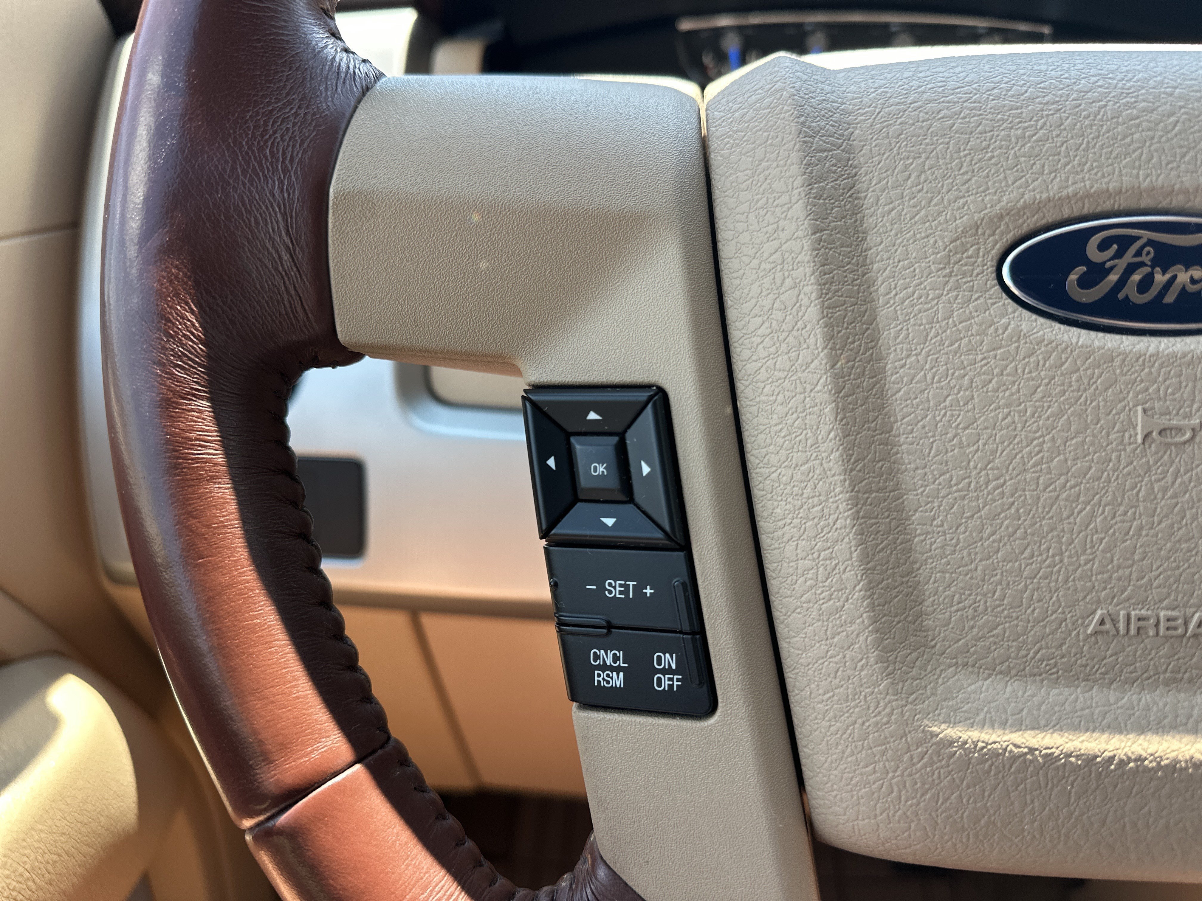 Used 2014 Ford F150 King Ranch w/ King Ranch Luxury Package AWD/4WD image 18
